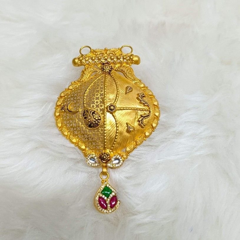 Antique deals mangalsutra pendant